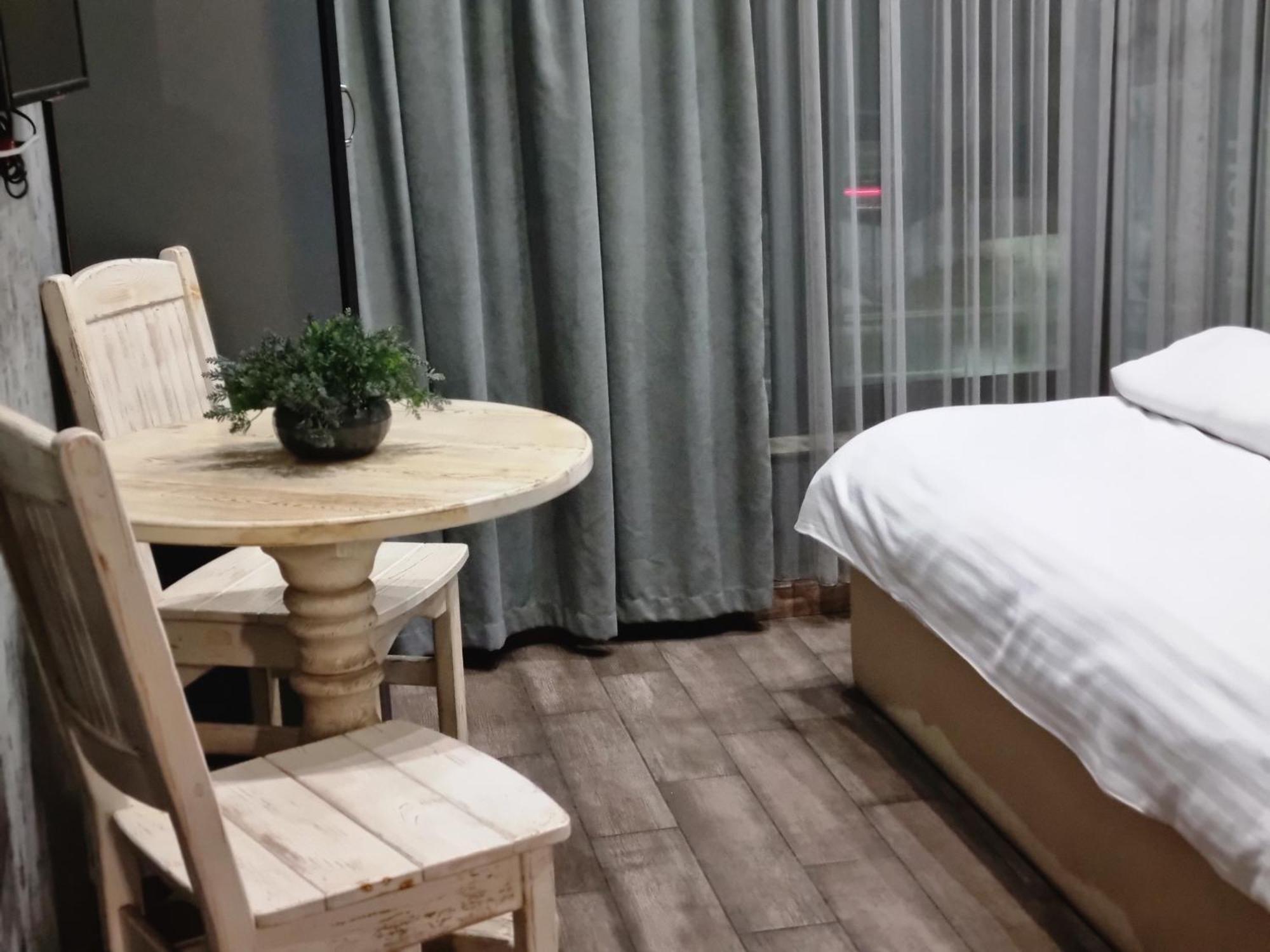 Day Inn Hotel Jerevan Eksteriør bilde