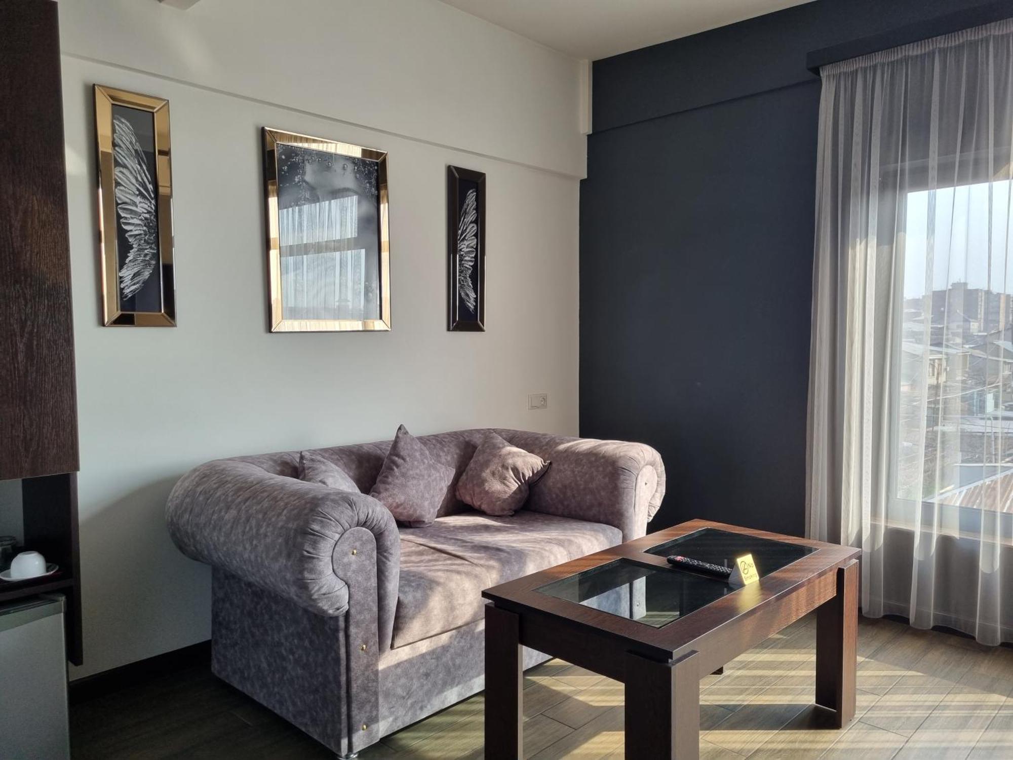 Day Inn Hotel Jerevan Eksteriør bilde