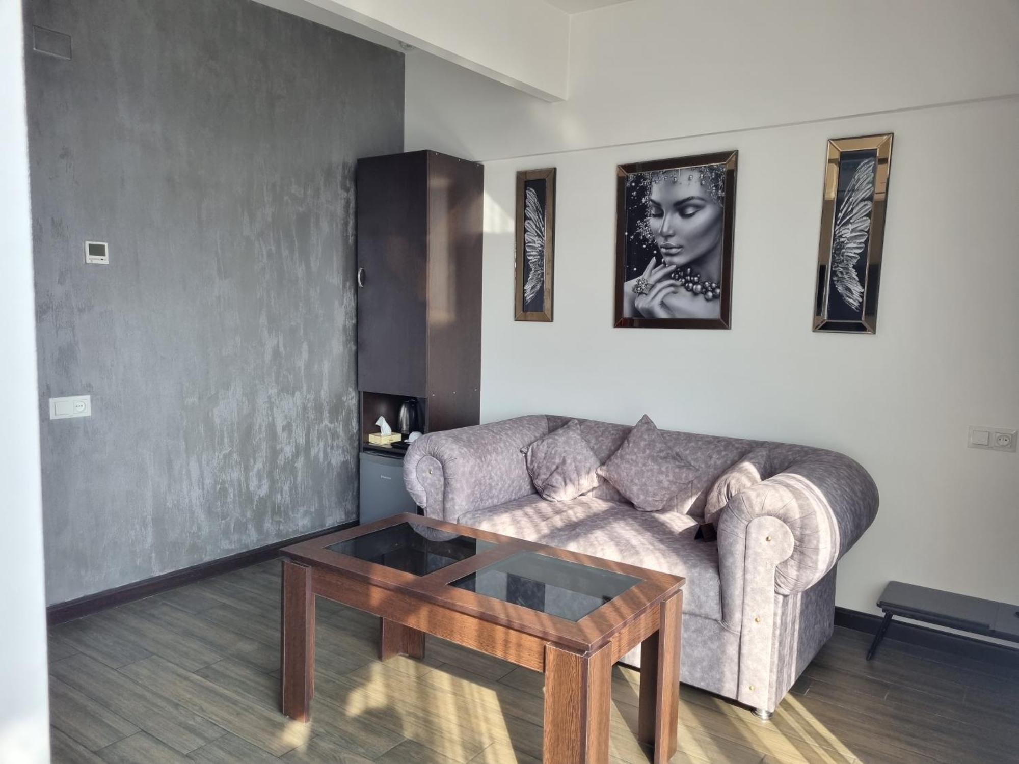 Day Inn Hotel Jerevan Eksteriør bilde